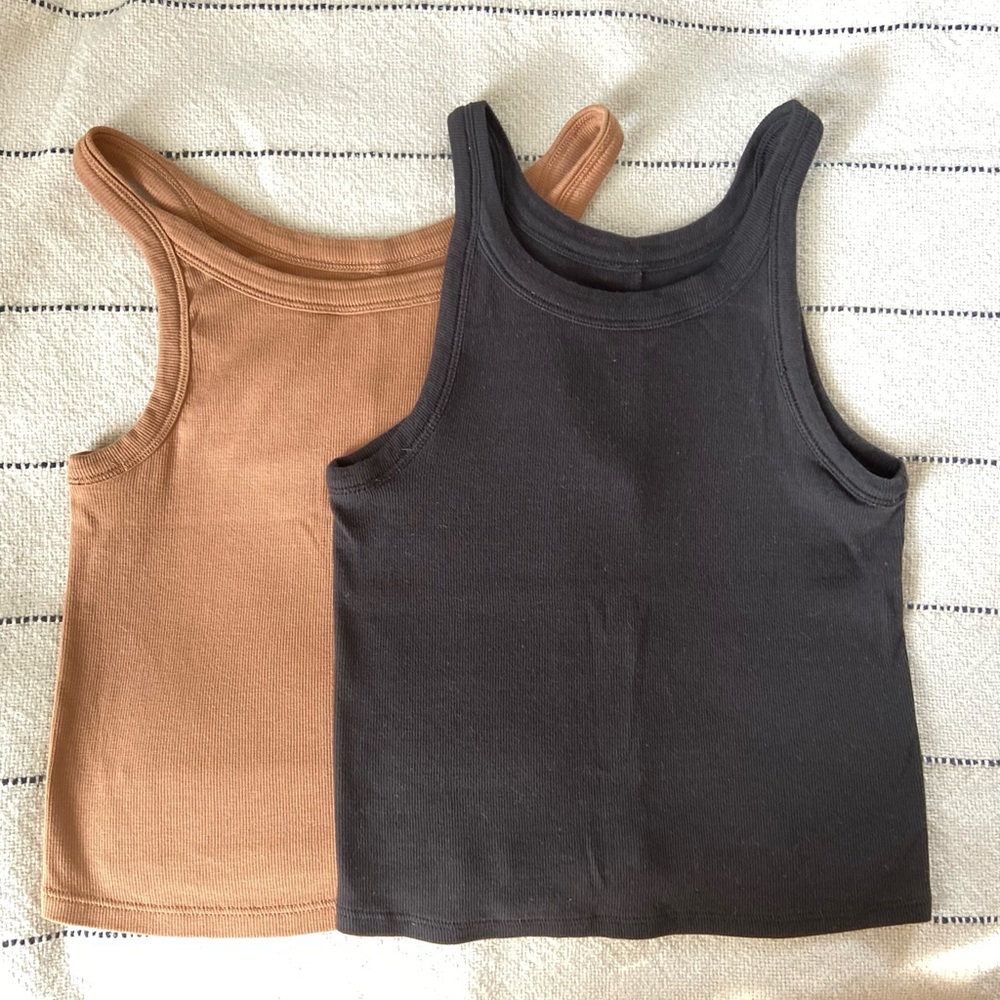 2 Pima micro rib crop tanks